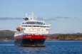 Hurtigruten får gjennomføre to seglingar som bryt reglar for lønns- og arbeidsvilkår